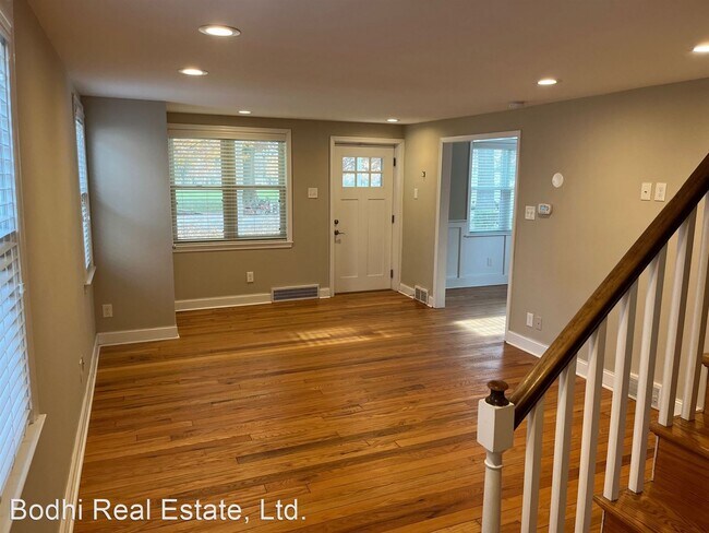 Building Photo - 3 br, 2 bath House - Updated 3 bedroom/ 2 ...