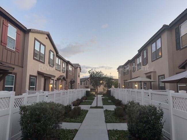 Building Photo - 34495 Agave Dr
