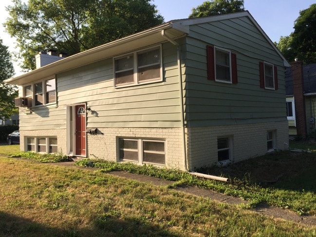 Building Photo - 213 S Fairview Ave