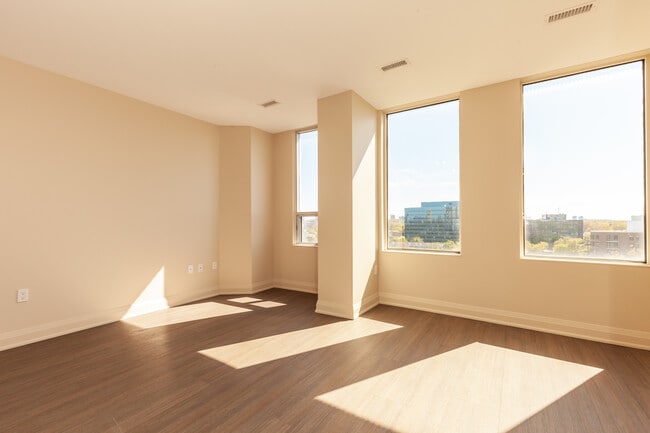 Photo du bâtiment - Rivervale Apartments