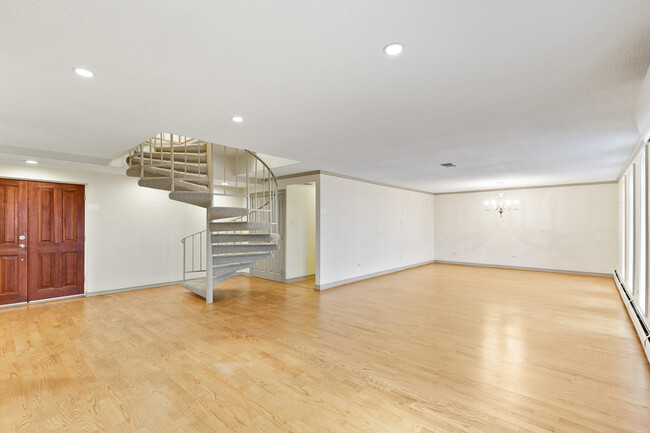 Building Photo - 3131 E Alameda Ave