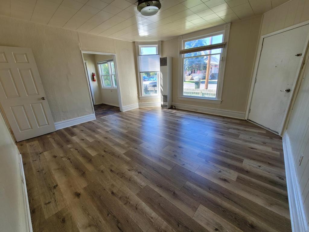 Foto principal - 2415 Baker St