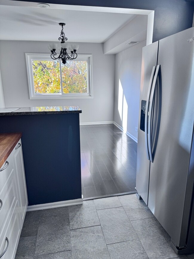 Photo - 121 N Vail Ave Apartment