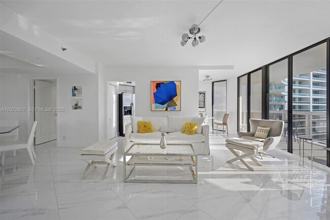 Foto del edificio - 20185 E Country Club Dr