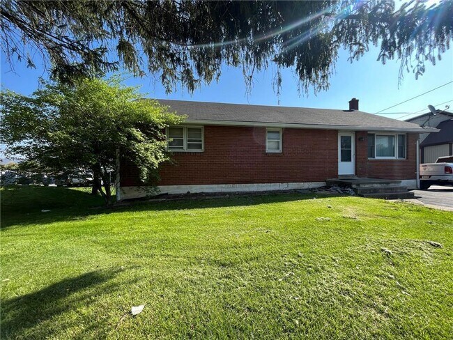 Building Photo - 2156 Community Dr