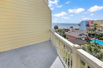 Building Photo - 7820 Seawall Blvd