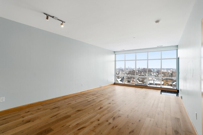 Foto del edificio - 1550 E Royall Pl