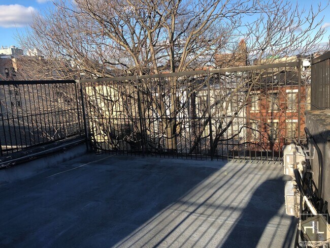 Foto del edificio - 131 W 130th St