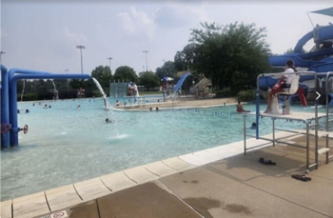 Building Photo - VIDEOTOUR: Across from Joannes Park and Aquatic Center! PETS WELCOME