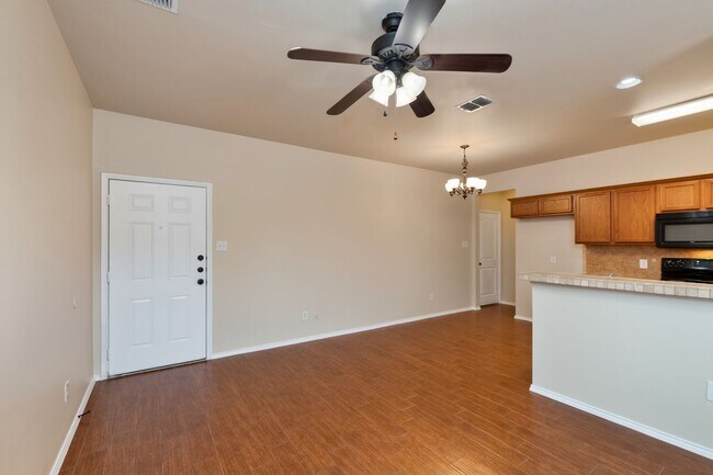 Foto del edificio - Beautiful 3 Bedroom Townhome located in Lavon,Texas!