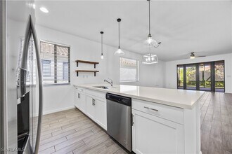 Building Photo - 5037 Arancia Ln