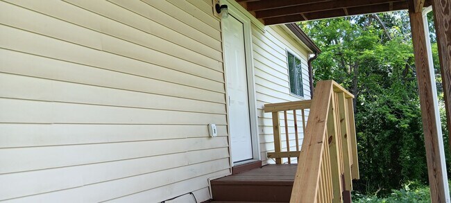 Building Photo - Christiansburg, 2 BR / 1 BA, Available in ...