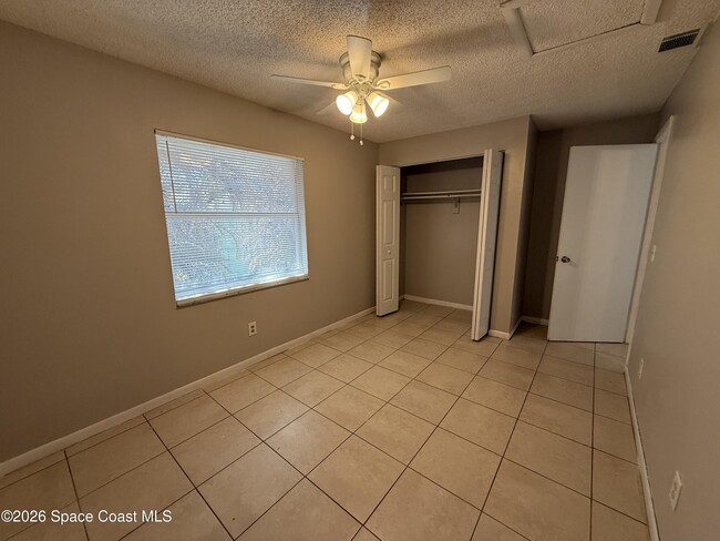 Building Photo - 324 Bay Ave