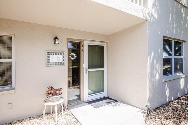 Building Photo - 821 Waterside Dr