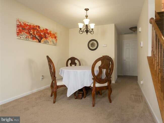 Building Photo - 9 Greenbrook Dr
