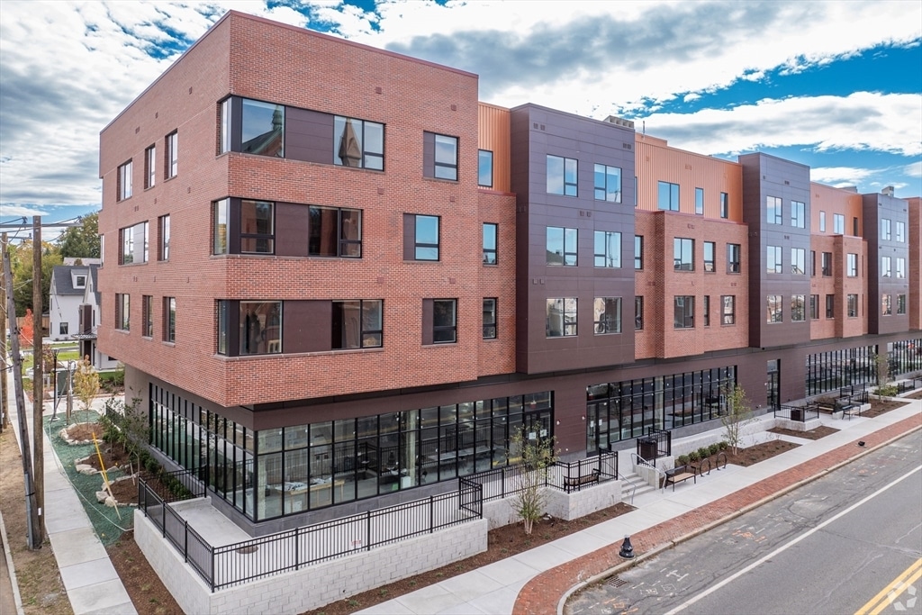 Primary Photo - 45 E Central St