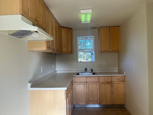 Foto del edificio - Camino 2/2 cottage $1625