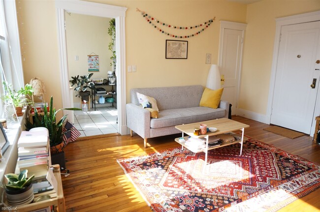 Foto del edificio - 1 br, 1 bath  - 44 Quint Ave 8