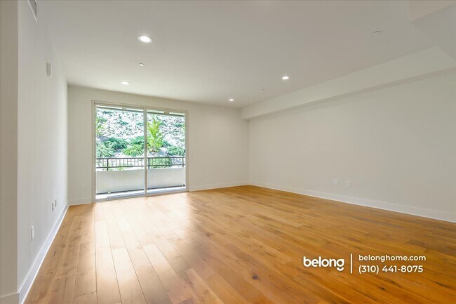 Foto del edificio - 627 Deep Valley Dr