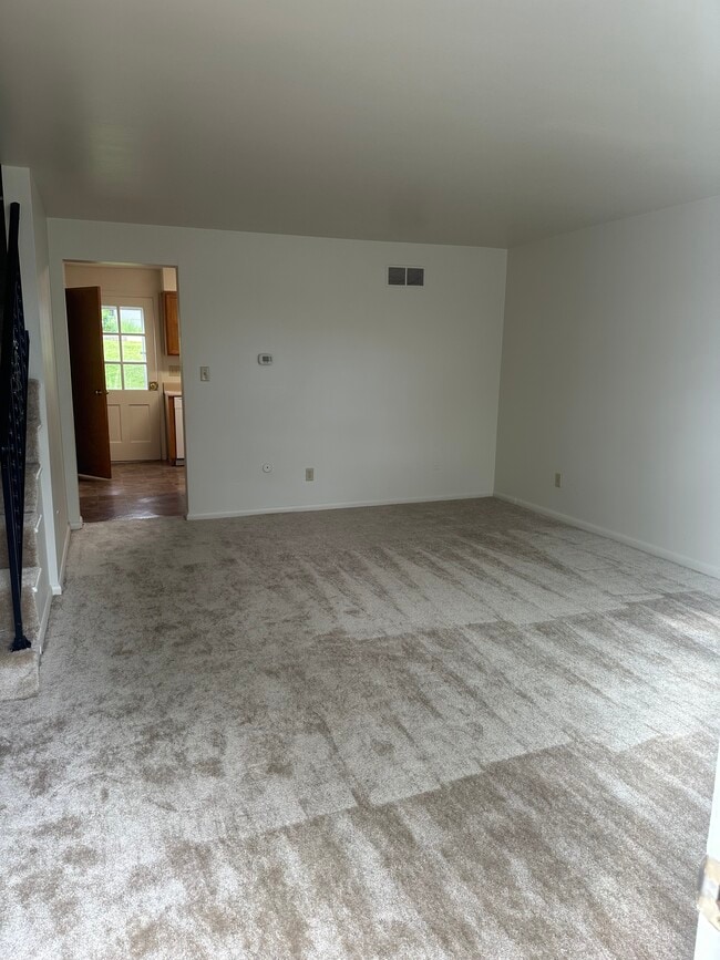 Building Photo - 211 Bunger St