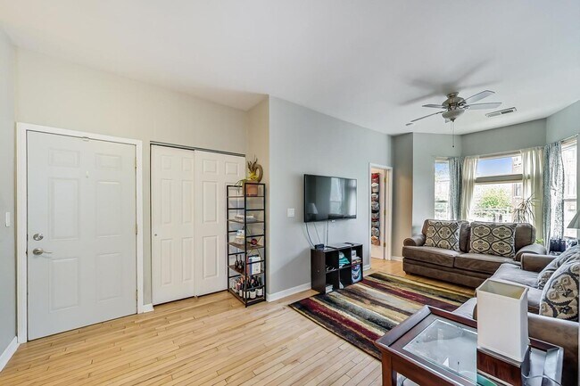 Foto del edificio - 3618 W Dickens Ave