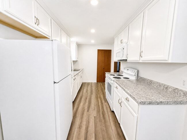 Foto del edificio - Charming Updated Home Near Christiansburg Shopping and Dining