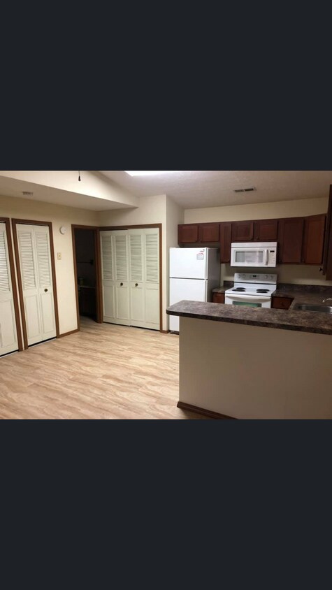 Building Photo - 4028 Brentwood Dr