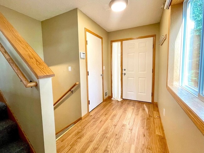 Building Photo - 7414 Bolton Way