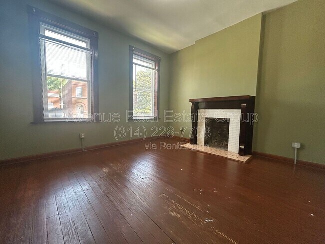 Foto del edificio - 4415 S Compton Ave