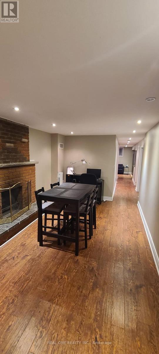 Building Photo - 463 Cavell Dr