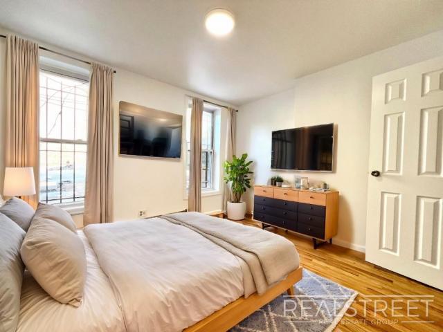 Foto del edificio - 2 bedroom in BROOKLYN NY 11221