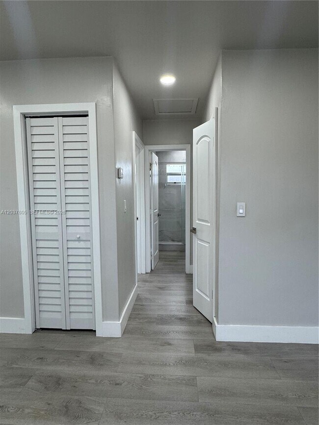 Foto del edificio - 3000 NW 91st St