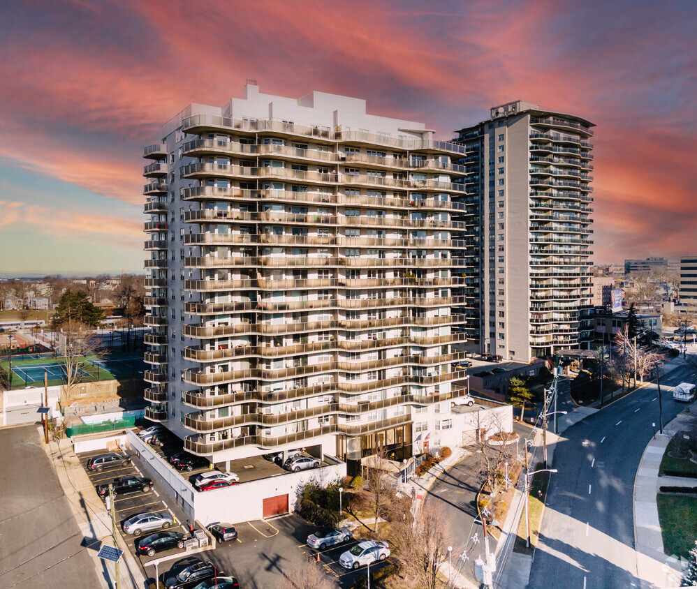 Primary Photo - The Sterling Apartments