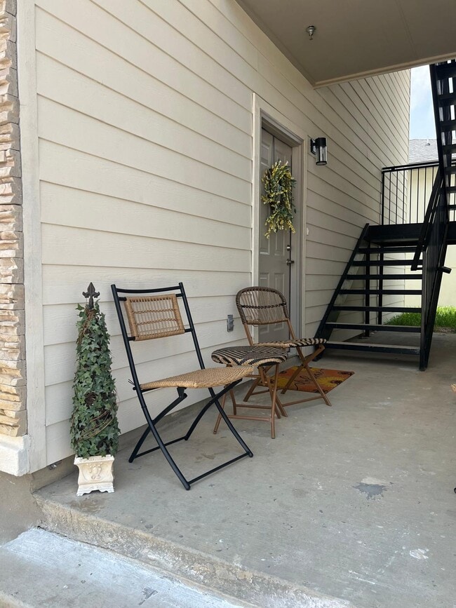 Building Photo - 1201 Gage Ave