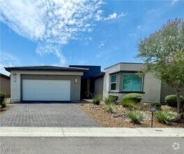 Building Photo - 4760 SE Clifftop Dr
