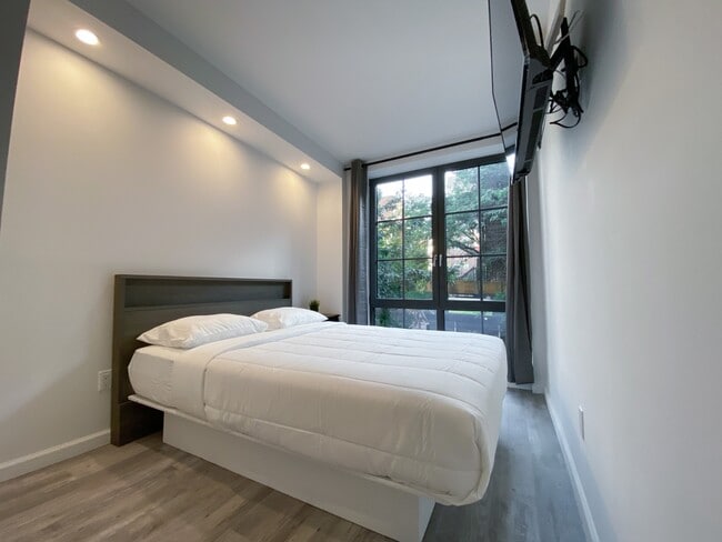 Building Photo - 433 West 53rd Street