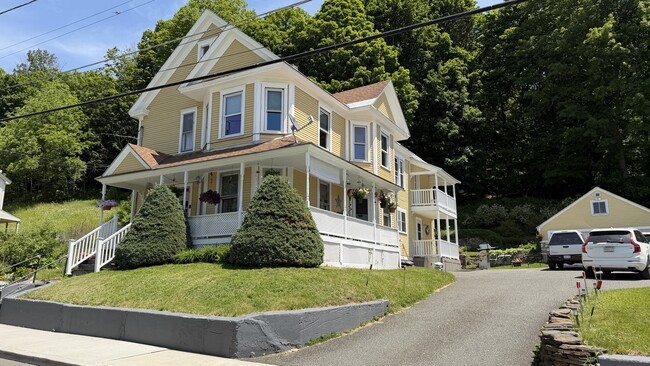 Building Photo - 144 Pleasant St
