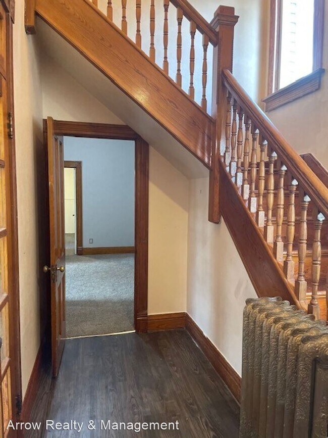 Foto del edificio - 5 br, 1.5 bath House - 323 Lake Street