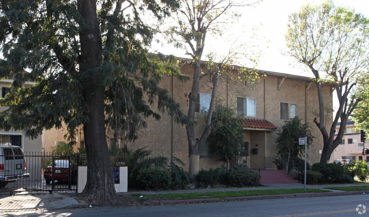 Foto del edificio - 900 E Adams Blvd