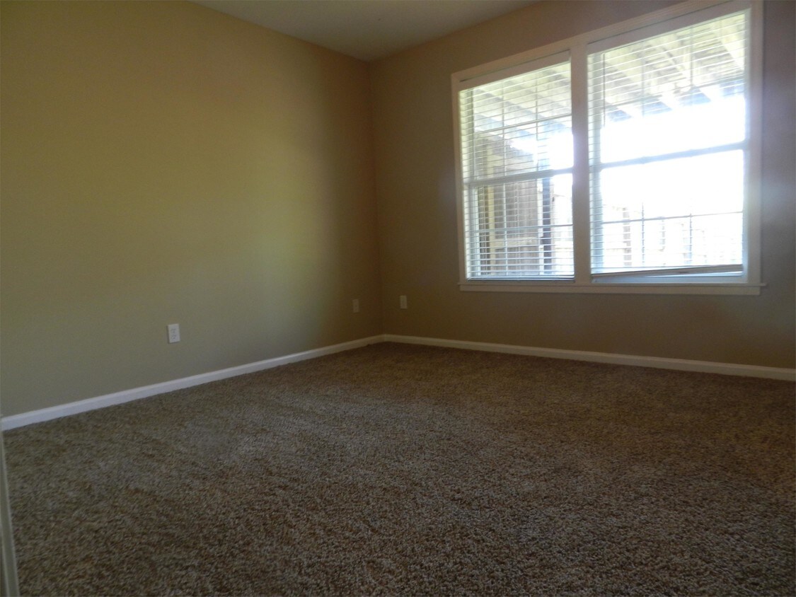 Foto principal - 4955 Stoneback Dr