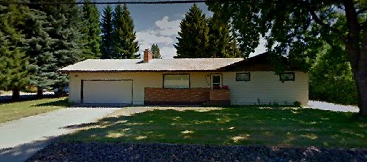 Primary Photo - 3 bed, 2 bath home with lots of amenities