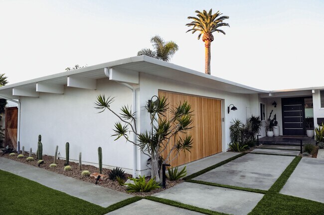 Foto del edificio - Great private location from this Fully ren...