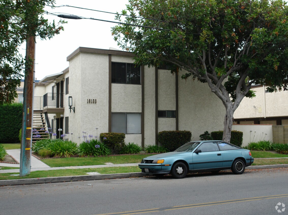 Building Photo - 16132 Parkside Ln
