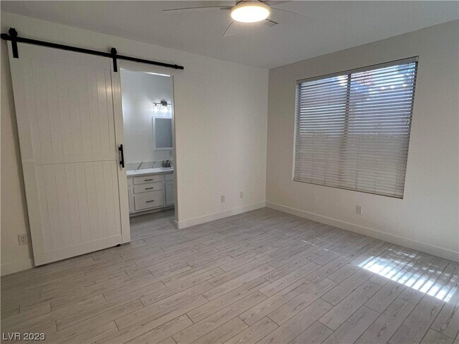 Foto del edificio - 3038 Scenic Valley Way