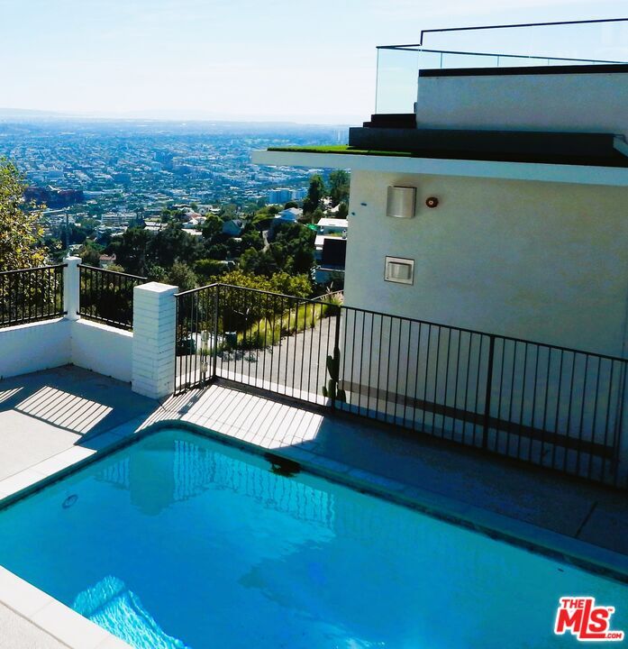 Primary Photo - 1811 Blue Heights Dr