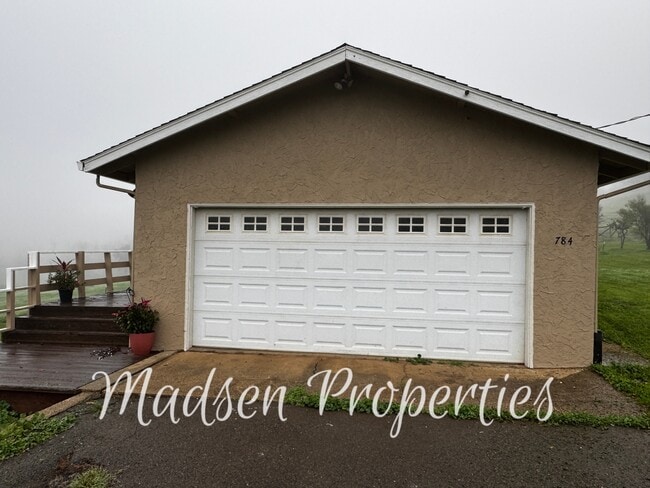 Building Photo - 784 Flag Creek Rd