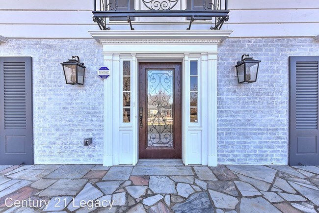 Building Photo - 5 br, 3.5 bath House - 1000 Tulip St