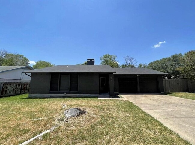 Building Photo - 909 Cripple Creek Dr