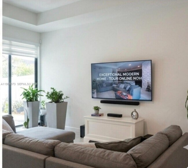 Building Photo - 312 NW 36th Ave