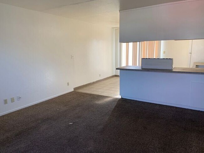 Building Photo - 2 Bed, 1 Bath just listed in Armona!